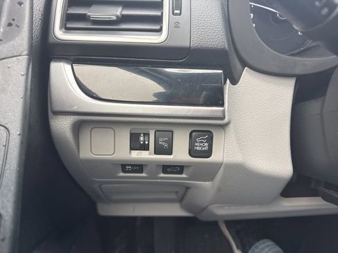 Used 2017 Subaru Forester 2.5i Limited AWD/4WD image 27