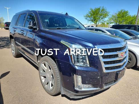 Used 2018 Cadillac Escalade Premium Luxury image 1