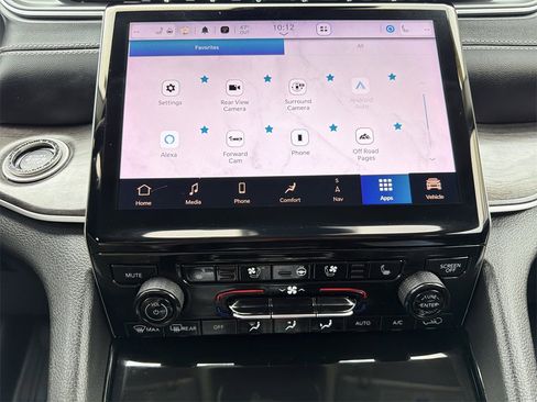 Used 2023 Jeep Grand Cherokee Limited w/ Luxury Tech Group II image 34