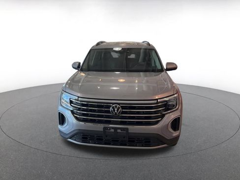 Used 2025 Volkswagen Atlas SE image 4
