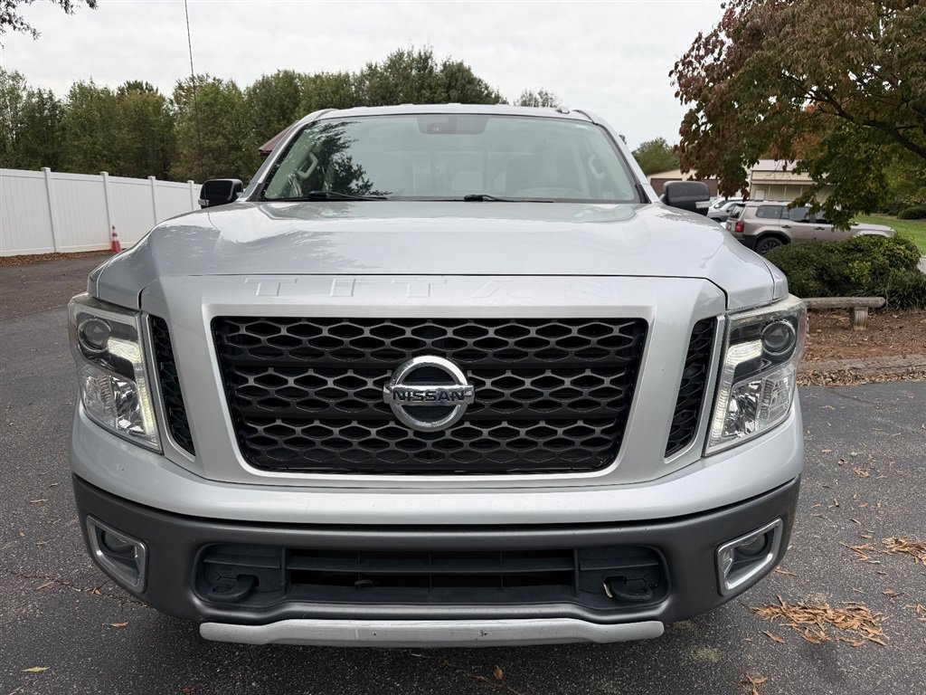 Used 2019 Nissan Titan PRO-4X AWD/4WD image 8