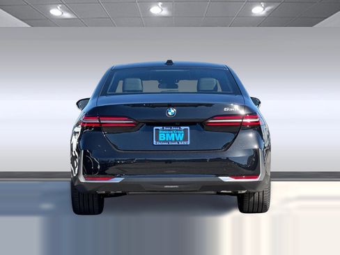 Used 2026 BMW 530i w/ Premium Package RWD image 9