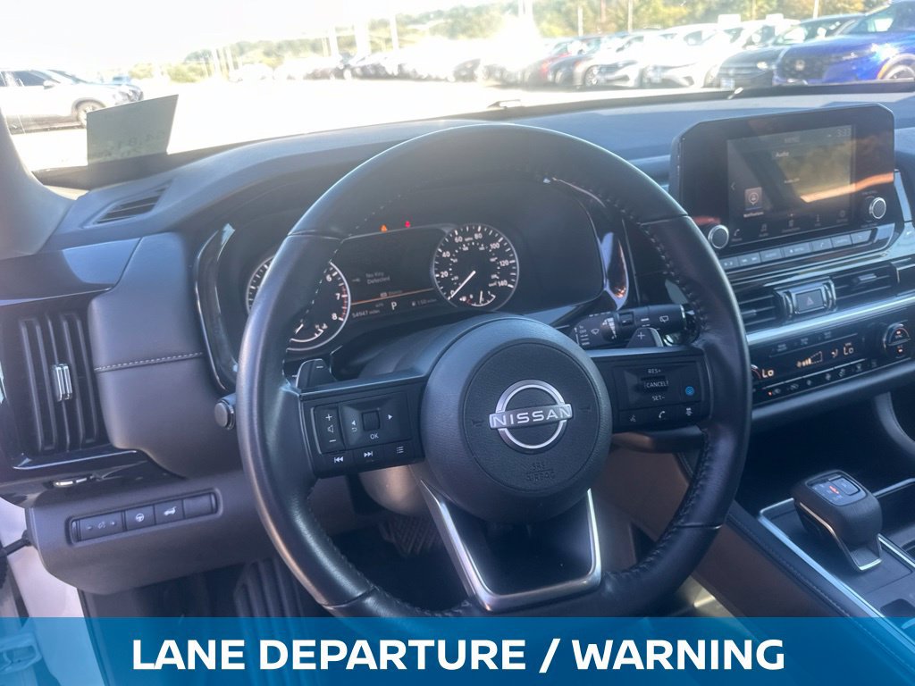 Used 2025 Nissan Pathfinder SV AWD/4WD image 15