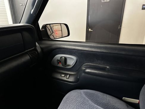 Used 1998 Chevrolet Silverado 1500 4x4 Extended Cab w/ Preferred Equipment Group 2 image 48