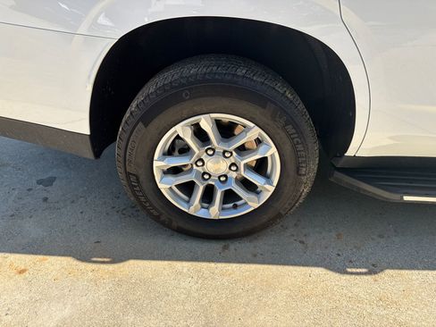 Used 2025 Chevrolet Tahoe LT AWD/4WD image 17