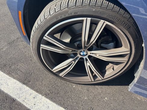 Used 2023 BMW 330i Sedan w/ Premium Package image 9