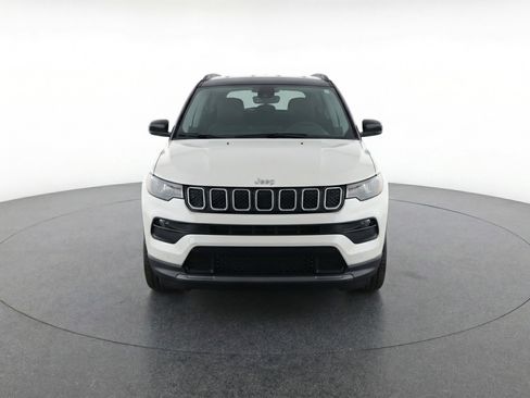 Used 2025 Jeep Compass Limited AWD/4WD image 2