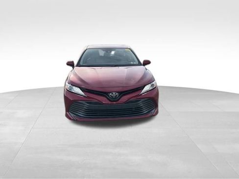 Used 2020 Toyota Camry XLE image 8