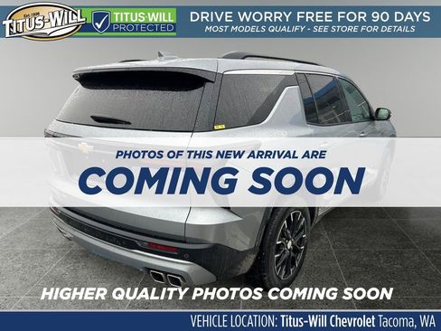Used 2025 Chevrolet Traverse LT w/ Sun and Wheel Package image 4