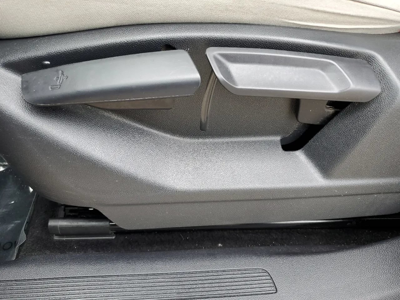 Used 2019 Volkswagen Tiguan S AWD/4WD image 25
