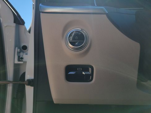 Certified 2025 Mercedes-Benz C 300 Sedan image 25