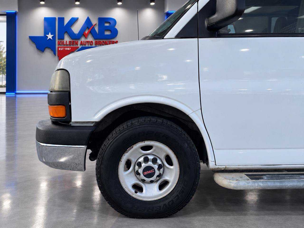 Used 2014 GMC Savana 2500 RWD image 17