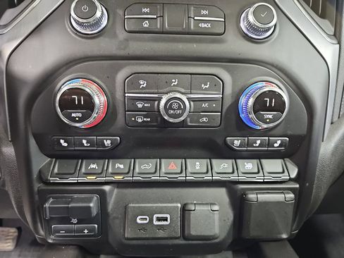 Used 2022 GMC Sierra 1500 SLT w/ SLT Premium Plus Package image 25