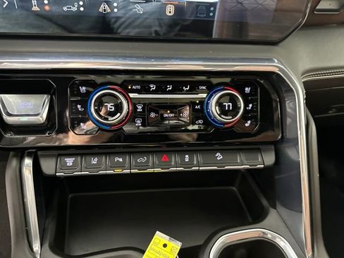 Used 2024 GMC Sierra 2500 Denali Ultimate image 23