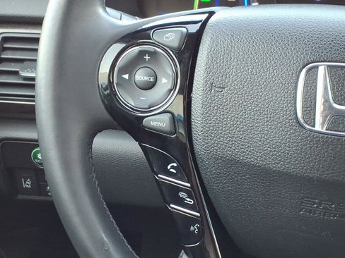 Certified 2017 Honda Accord EX-L image 32