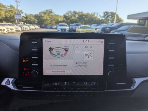 Used 2021 Toyota Sienna XLE image 20