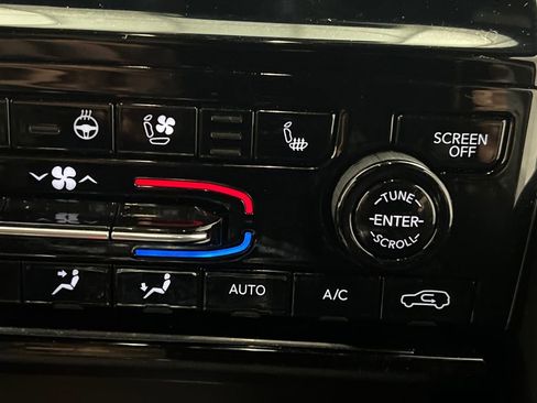 Used 2024 Jeep Grand Cherokee L Limited w/ Luxury Tech Group II image 63