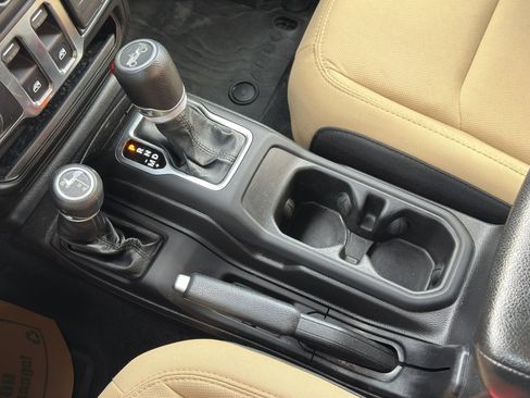 Used 2019 Jeep Wrangler Sport image 20