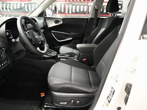 Used 2023 Kia Soul S image 10
