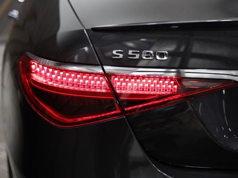 Used 2022 Mercedes-Benz S 580 4MATIC Sedan image 46