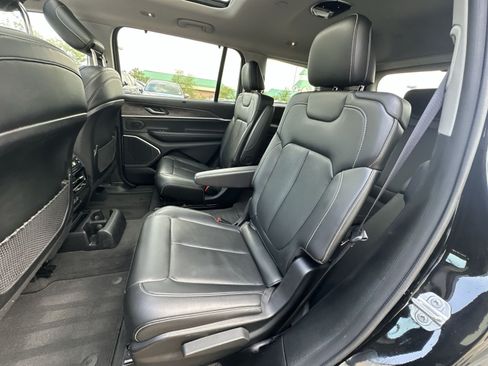Used 2021 Jeep Grand Cherokee L Limited w/ Luxury Tech Group II AWD/4WD image 33
