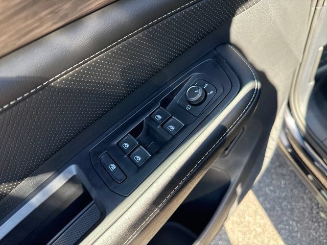Used 2025 Volkswagen Atlas SEL Premium R-Line AWD/4WD image 11