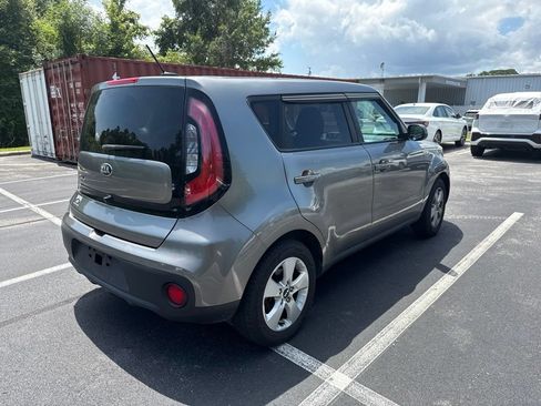 Used 2019 Kia Soul w/ Convenience Package FWD image 4