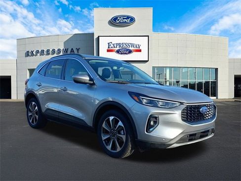 Used 2023 Ford Escape Platinum image 4