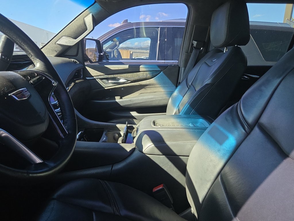 Used 2016 Cadillac Escalade ESV Platinum AWD/4WD image 4