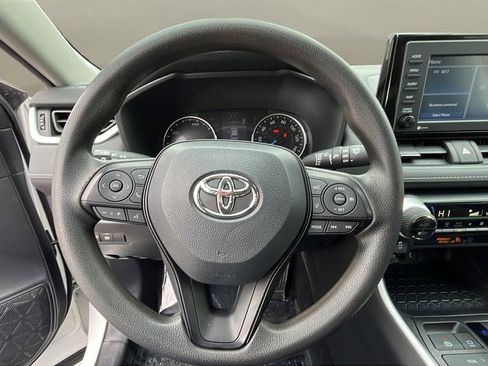 Used 2022 Toyota RAV4 XLE w/ Carpet Mat Package (TMS) image 12