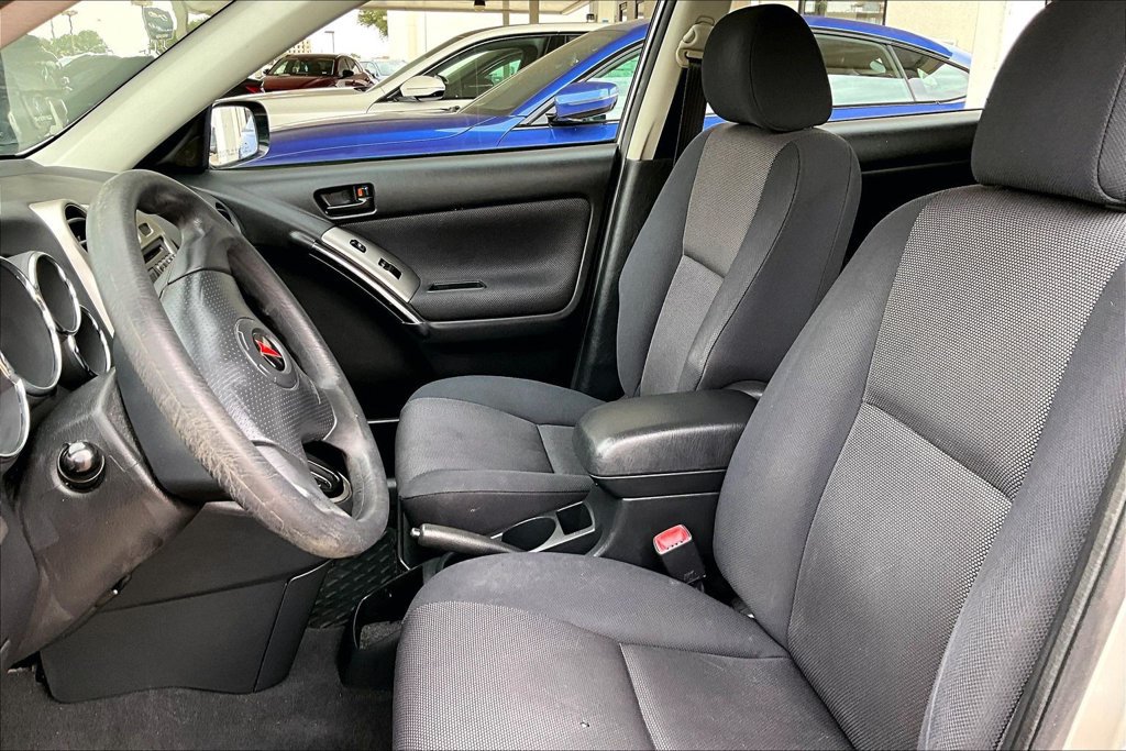 Used 2004 Pontiac Vibe w/ Moon And Tunes Value Package FWD image 19