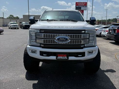 Used 2018 Ford F250 Platinum w/ Platinum Ultimate Package AWD/4WD image 2