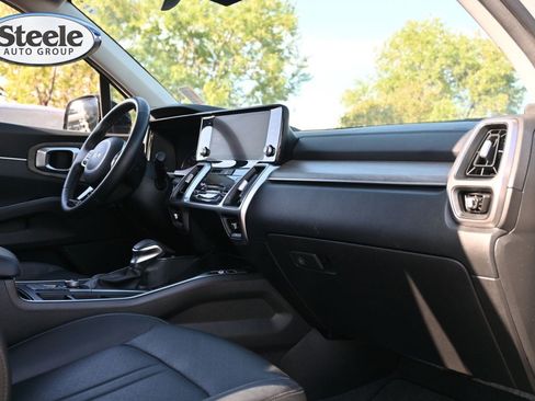 Used 2023 Kia Sorento EX w/ Panoramic Sunroof Package FWD image 26