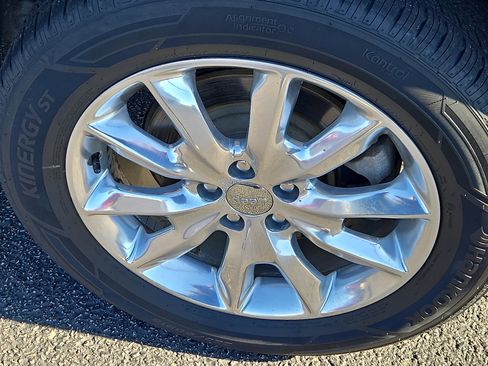 Used 2016 Jeep Cherokee Limited image 6