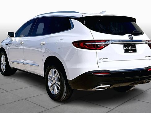 Used 2018 Buick Enclave Essence image 10