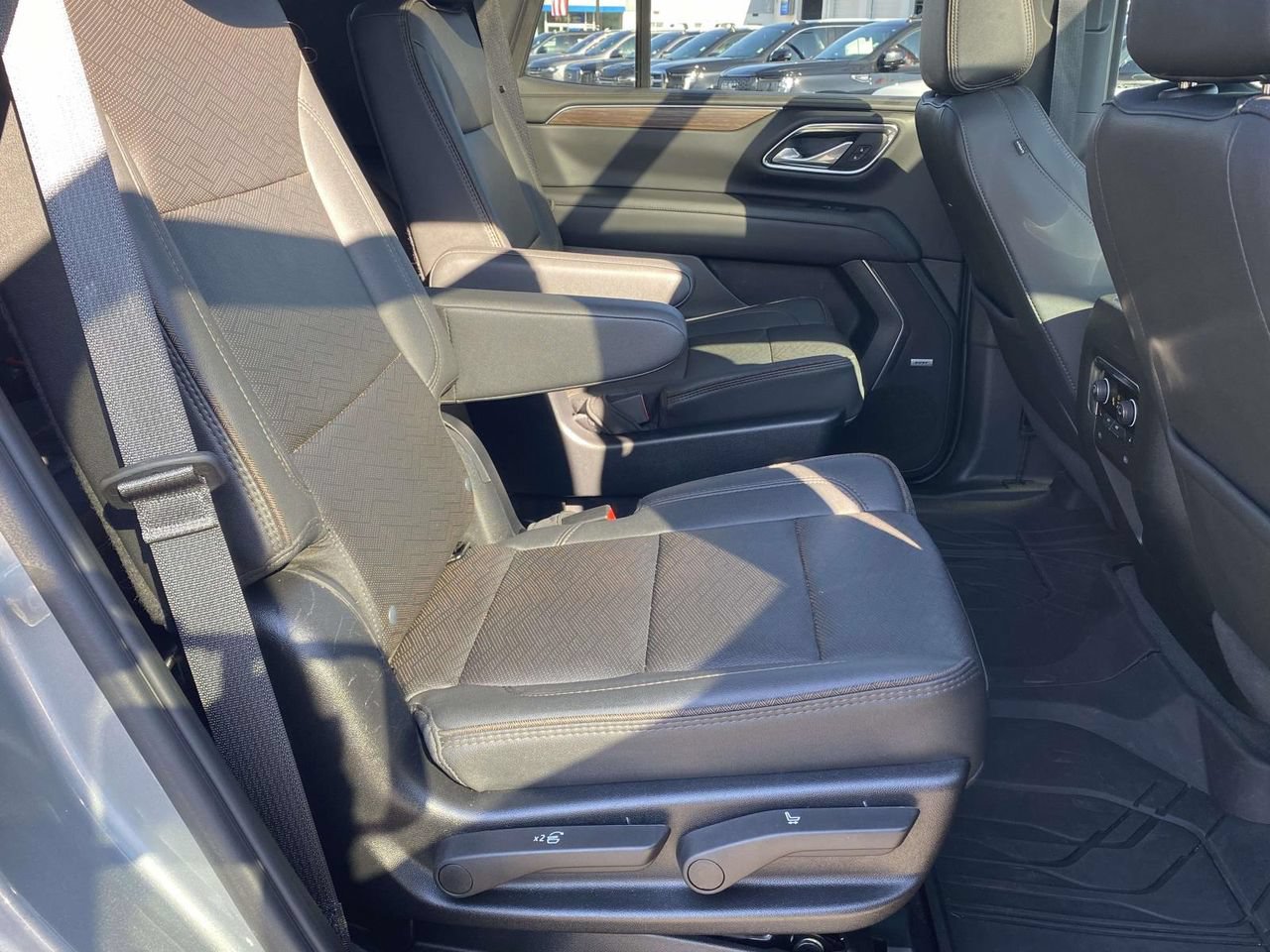 Used 2024 Chevrolet Tahoe High Country w/ Premium Package AWD/4WD image 16