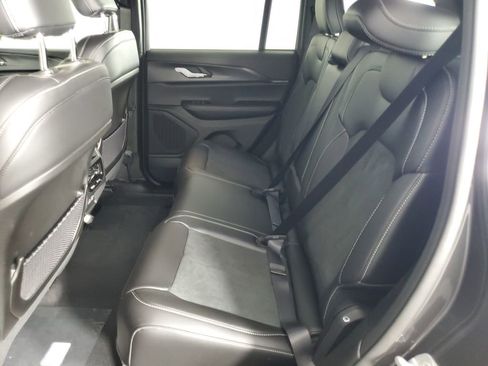 New 2025 Jeep Grand Cherokee Altitude image 12