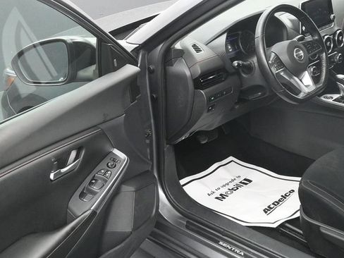 Used 2022 Nissan Sentra SR w/ Electronics Package FWD image 10