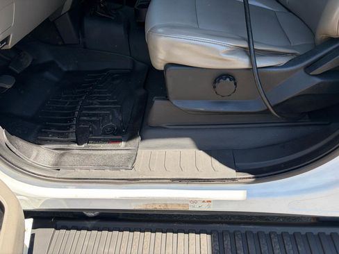 Used 2018 Ford F550 4x4 Regular Cab Super Duty image 22