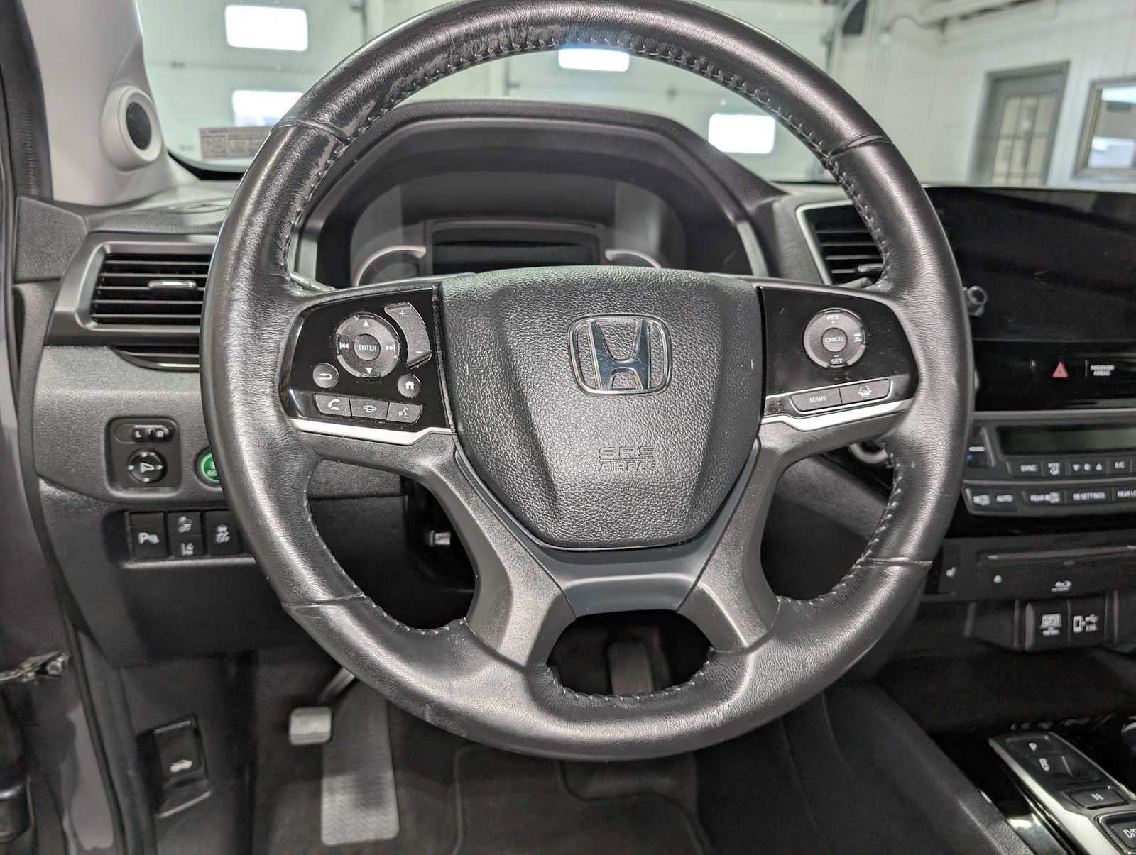 Used 2020 Honda Pilot Touring image 39