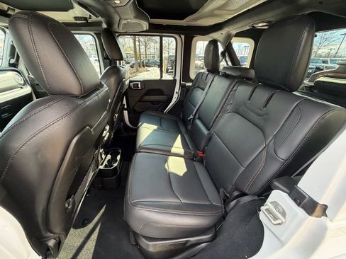 Used 2024 Jeep Wrangler Unlimited Sahara w/ Safety Group image 18