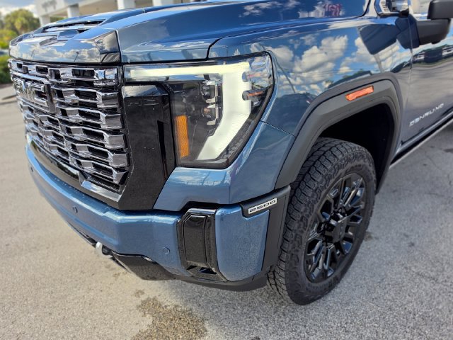 Used 2024 Chevrolet Silverado 2500 LTZ w/ LTZ Plus Package AWD/4WD image 16