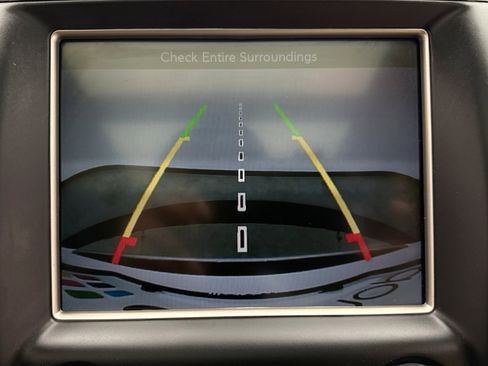 Used 2017 Jeep Grand Cherokee Overland image 16