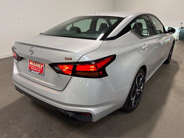 Used 2024 Nissan Altima 2.5 SR FWD image 3
