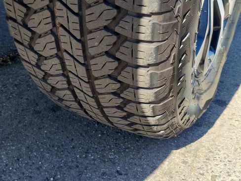 Used 2025 GMC Canyon AT4 w/ Nightfall Edition image 33