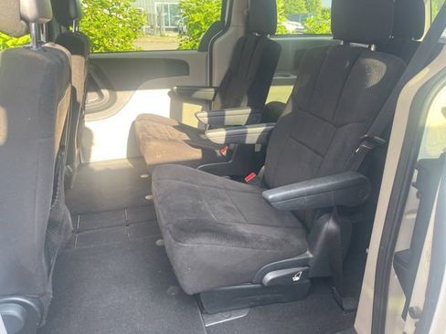 Used 2013 Dodge Grand Caravan SE FWD image 4