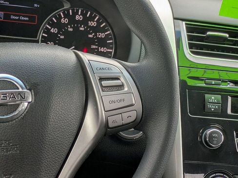 Used 2013 Nissan Altima 2.5 S FWD image 14