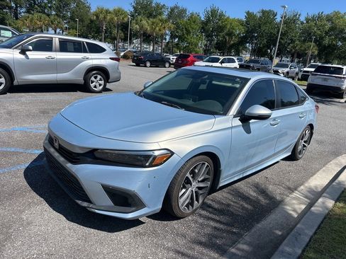Used 2023 Honda Civic Touring image 2
