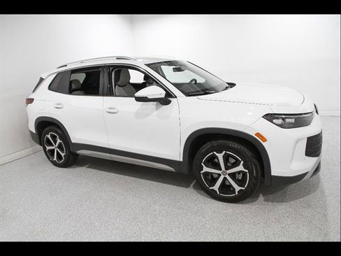 Certified 2025 Volkswagen Tiguan SE AWD/4WD image 1