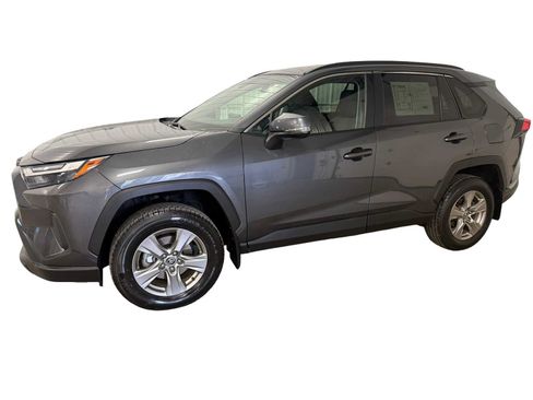 Used 2023 Toyota RAV4 XLE AWD/4WD image 2